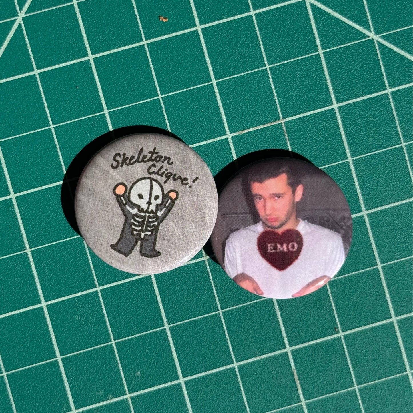 clique button pins